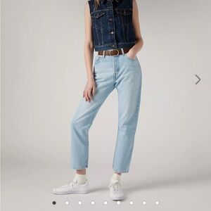 Levi’s premium 501 jeans button fly straight leg crop high rise light wash 31